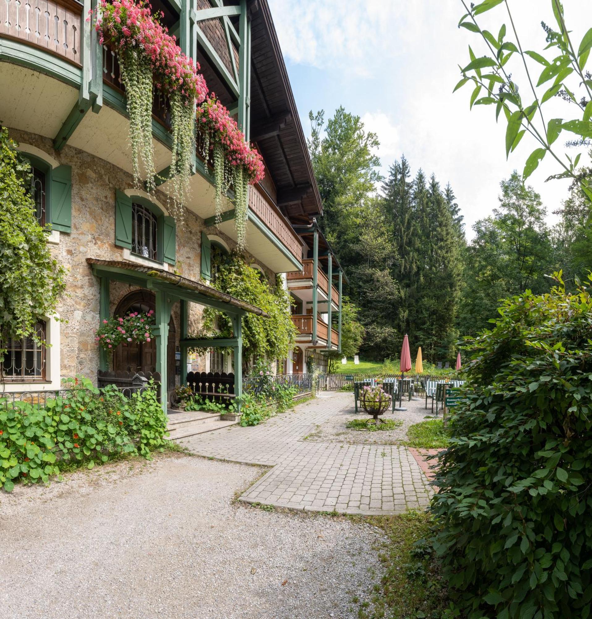 Naturidyll Hotel Hammerschmiede Anthering Exterior photo